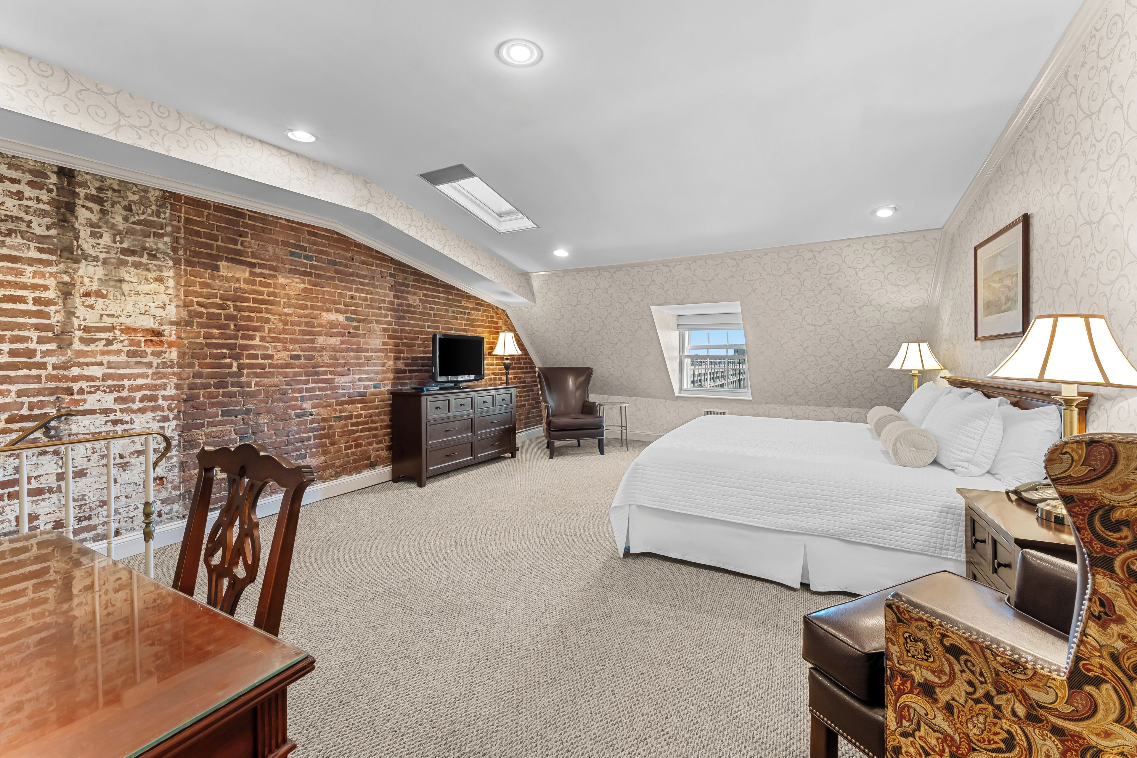 Habitación Deluxe | Ropa de cama de alta calidad, edredón y camas con pillow-top 