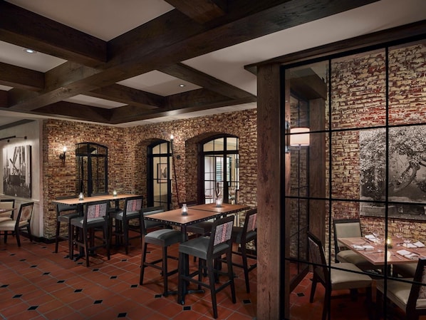 Lunch and dinner served