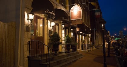 Penn's View Hotel