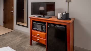 In-room safe, desk, iron/ironing board, free cribs/infant beds