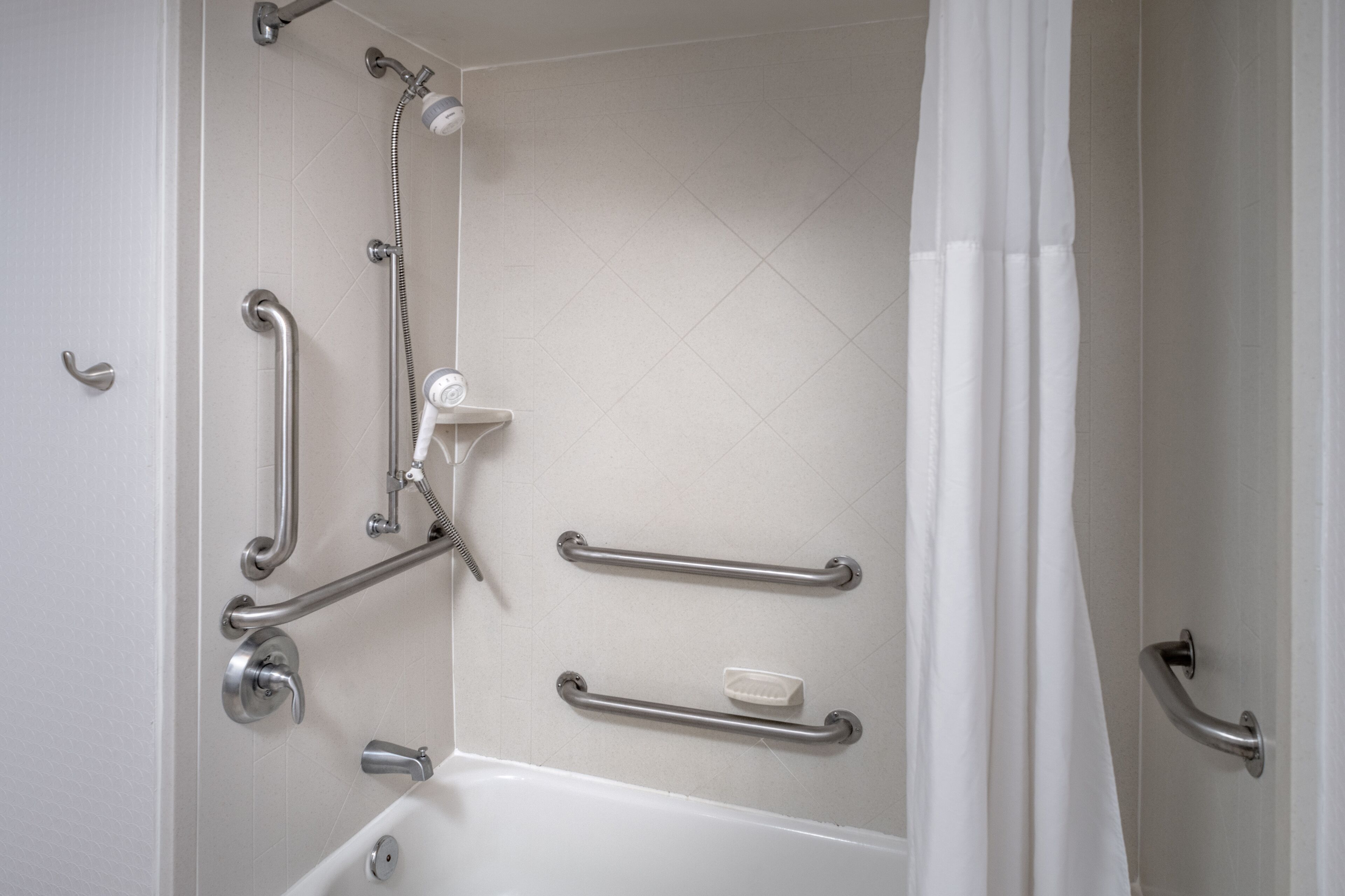 free toiletries, towels