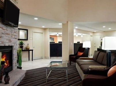 Hawthorn Suites By Wyndham Troy, MI