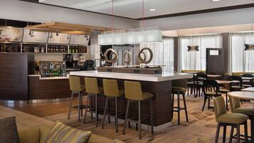 Breakfast and dinner served