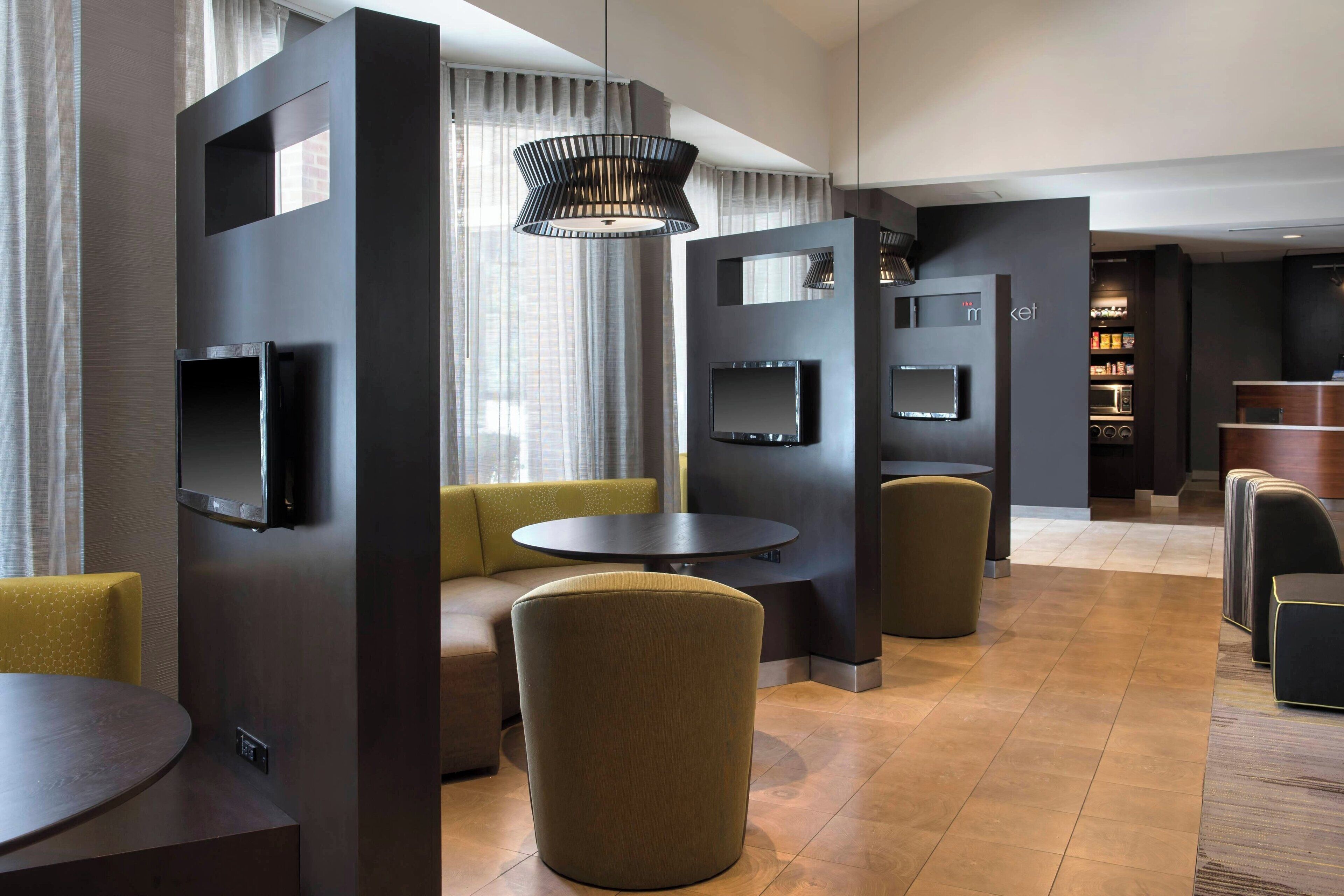 breakfast and dinner served