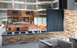 Lobby - Embassy Suites by Hilton Colorado Springs (Colorado Springs)
