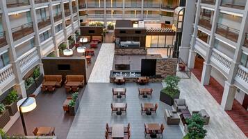 Dinner served, American cuisine