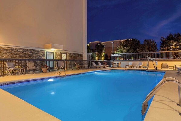 Seasonal outdoor pool, open 8:00 AM to 10:00 PM, pool umbrellas