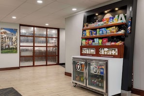 Snack bar - Hampton Inn Charlottesville (Charlottesville)
