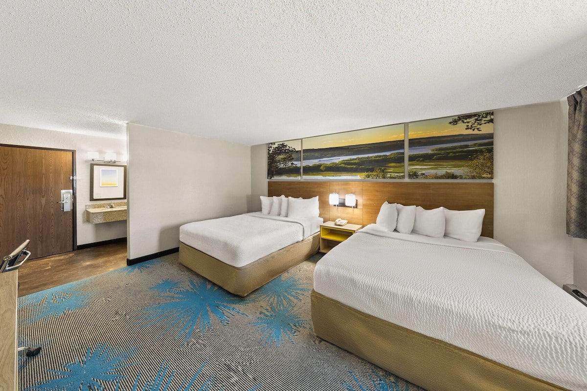 In-room safe, desk, blackout drapes, iron/ironing board
