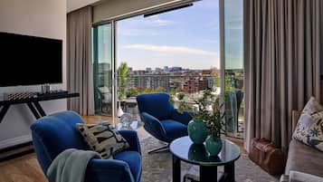 Signature Suite, Terrace | 1 bedroom, Frette Italian sheets, premium bedding, minibar