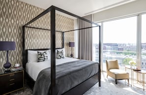 Signature Suite, Terrace | 1 bedroom, Frette Italian sheets, premium bedding, minibar