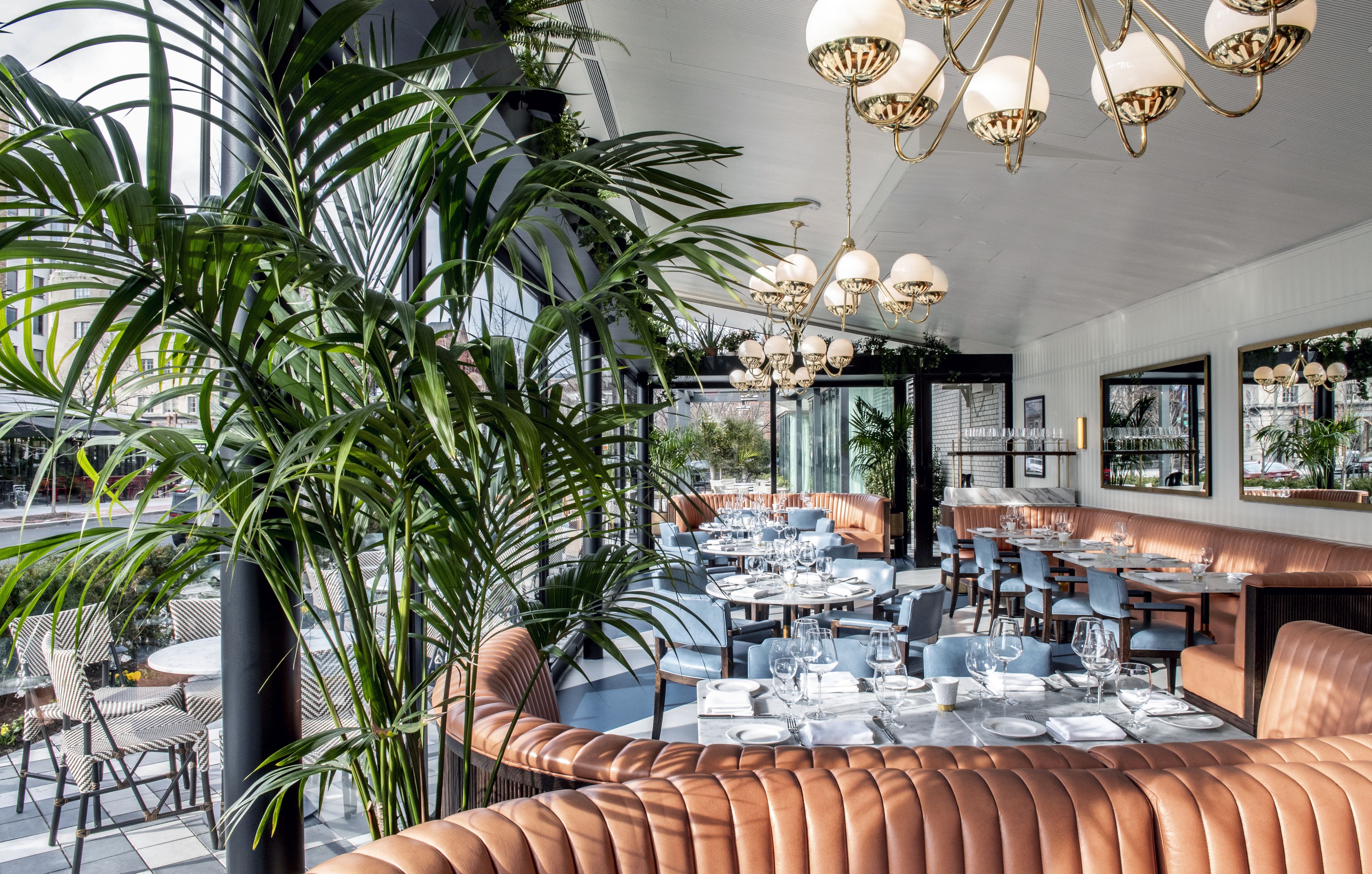 Petit déjeuner, déjeuner, dîner et brunch servis sur place