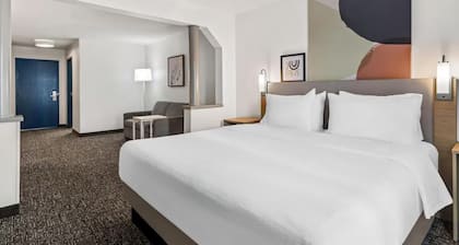 Clarion Inn