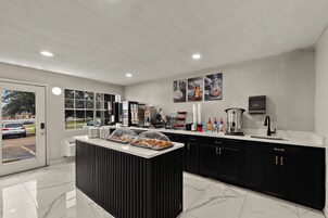 Café da manhã continental grátis todos os dias