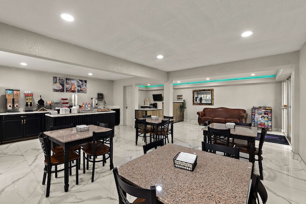 Free daily continental breakfast