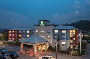 Exterior - Holiday Inn Express Kamloops by IHG (Kamloops)