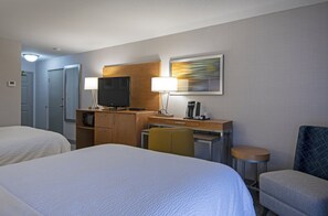 Pillowtop beds, desk, iron/ironing board, free cribs/infant beds - Holiday Inn Express Kamloops by IHG (Kamloops)