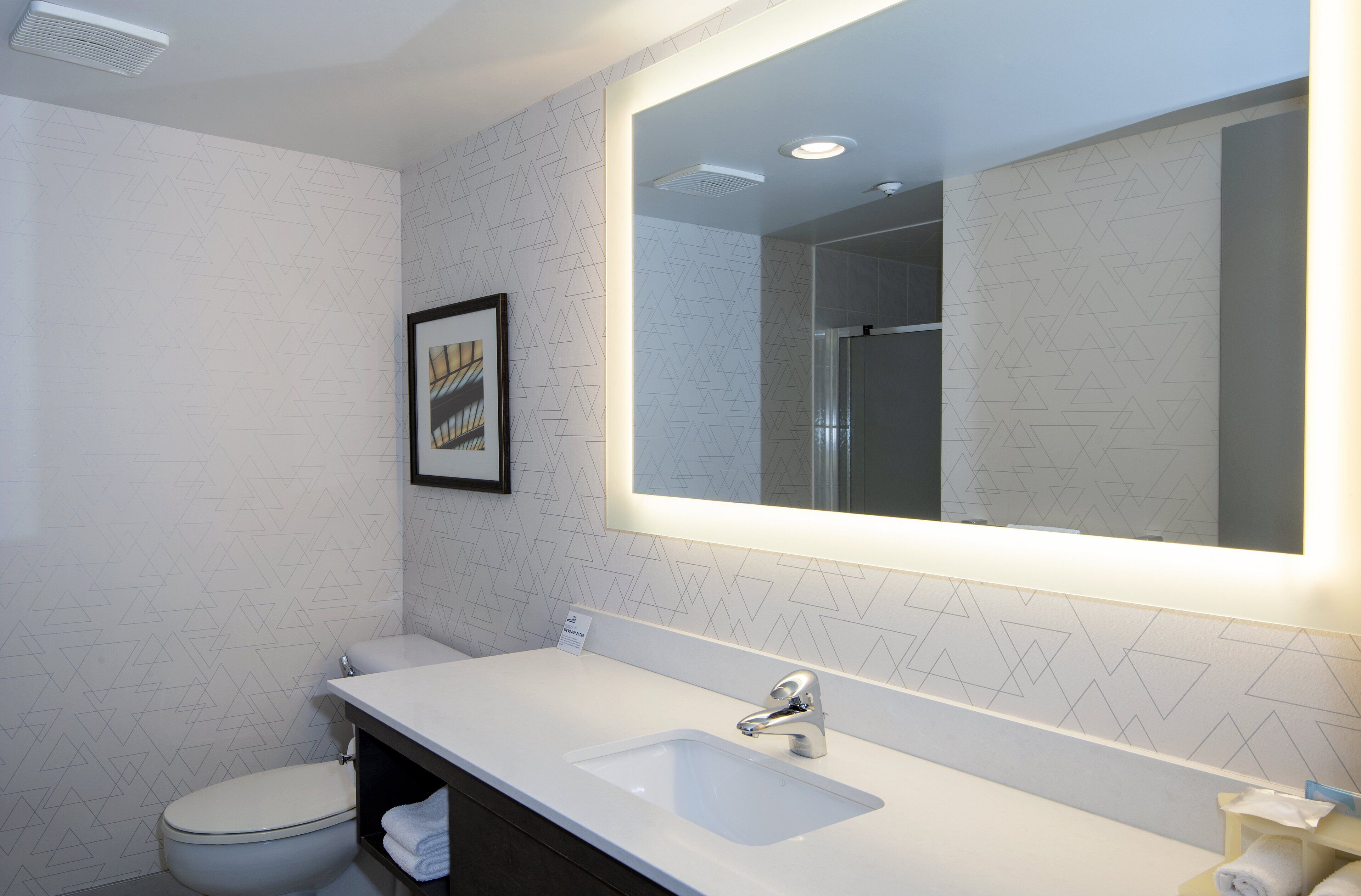 combined shower/bathtub, free toiletries, hair dryer, towels