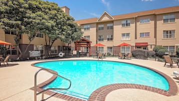 Kolam renang terbuka