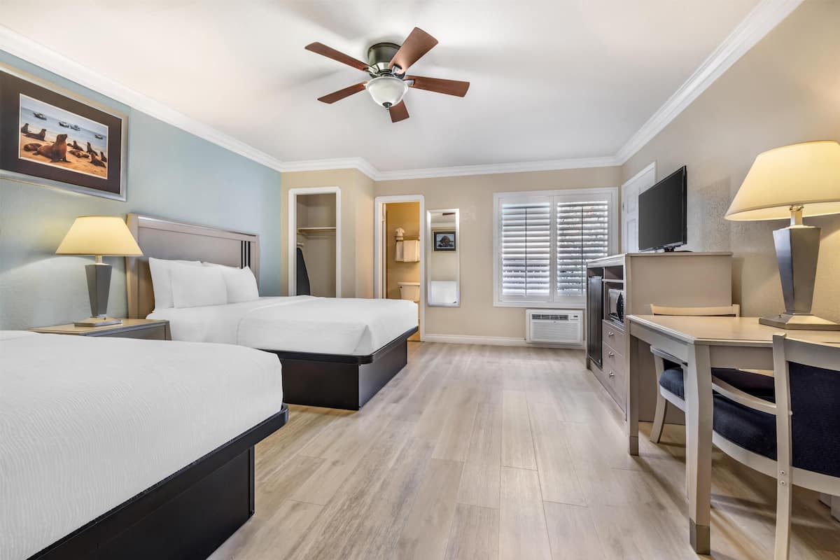 Standard Room, 2 Queen Beds, Non Smoking, Refrigerator