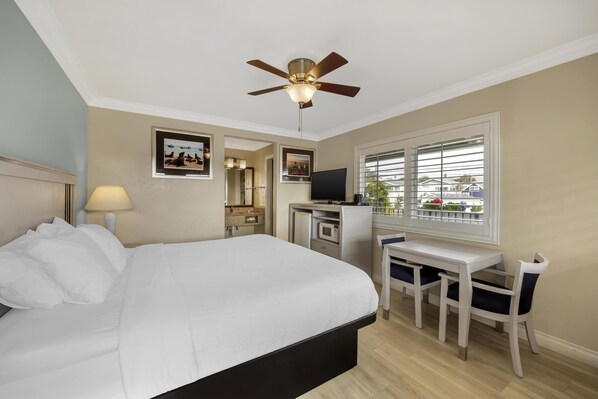 Premium bedding, in-room safe, desk, laptop workspace