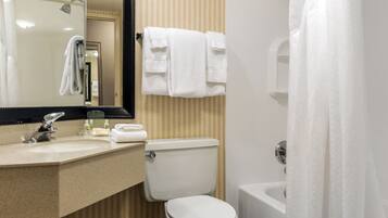 Combined shower/tub, free toiletries, hair dryer, towels