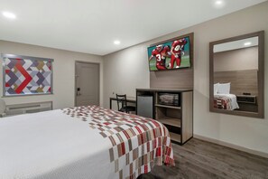Blackout drapes, free WiFi, bed sheets - Red Roof Inn Nacogdoches (Nacogdoches)