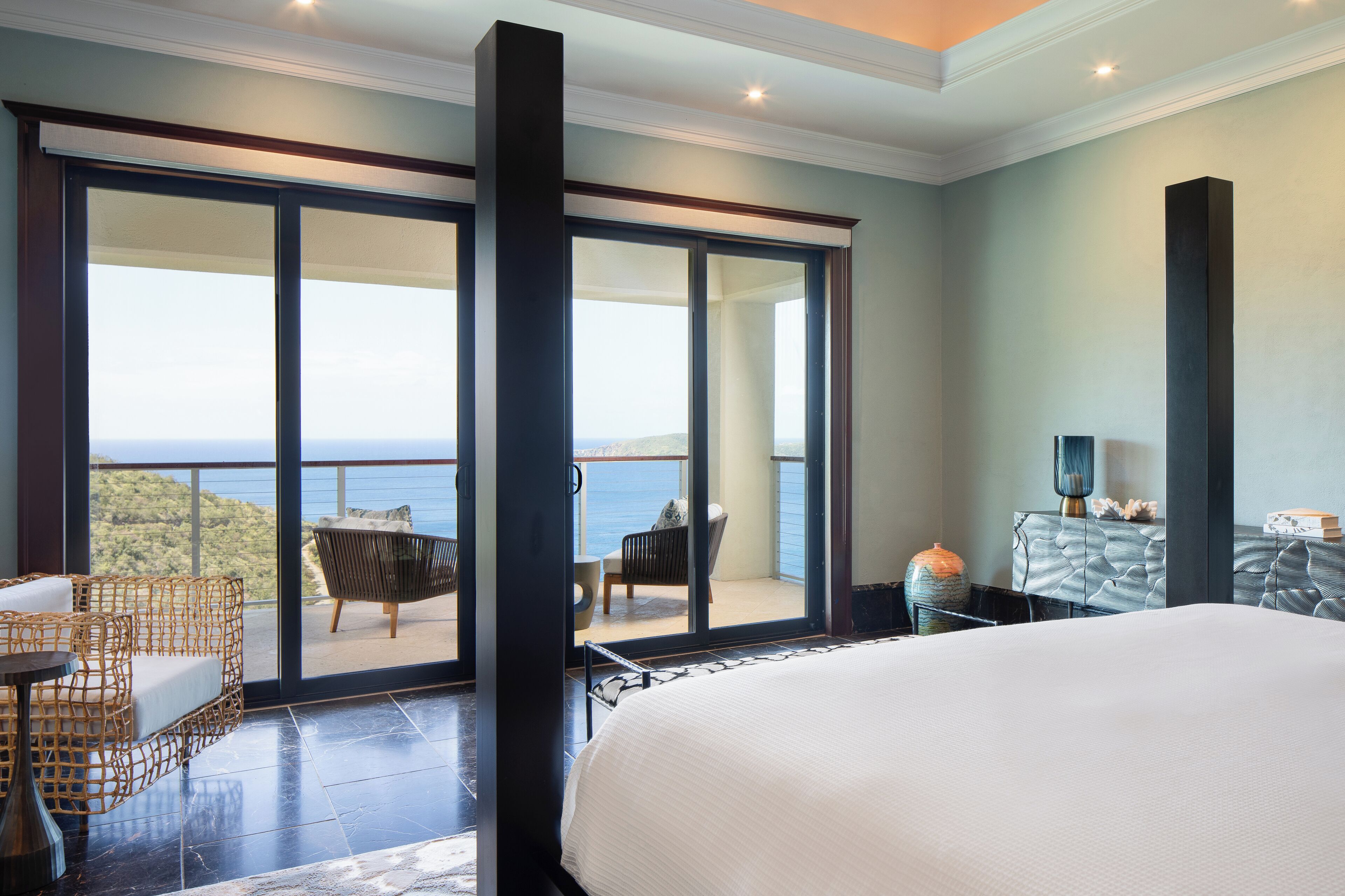 Falcons Nest 6 Bedroom Villa | Hiên