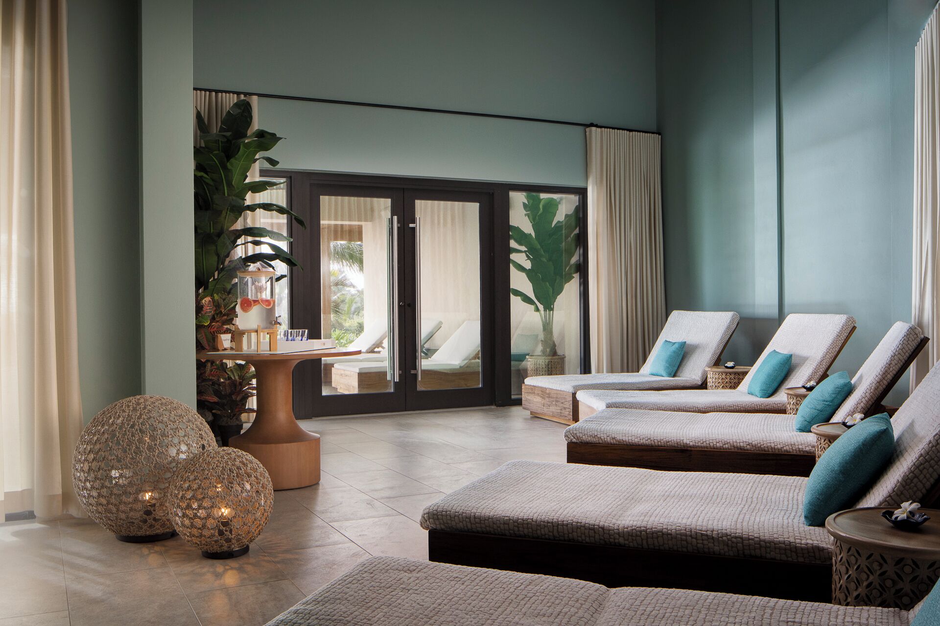 Couples treatment rooms, hot tub, body treatments, hydrotherapy