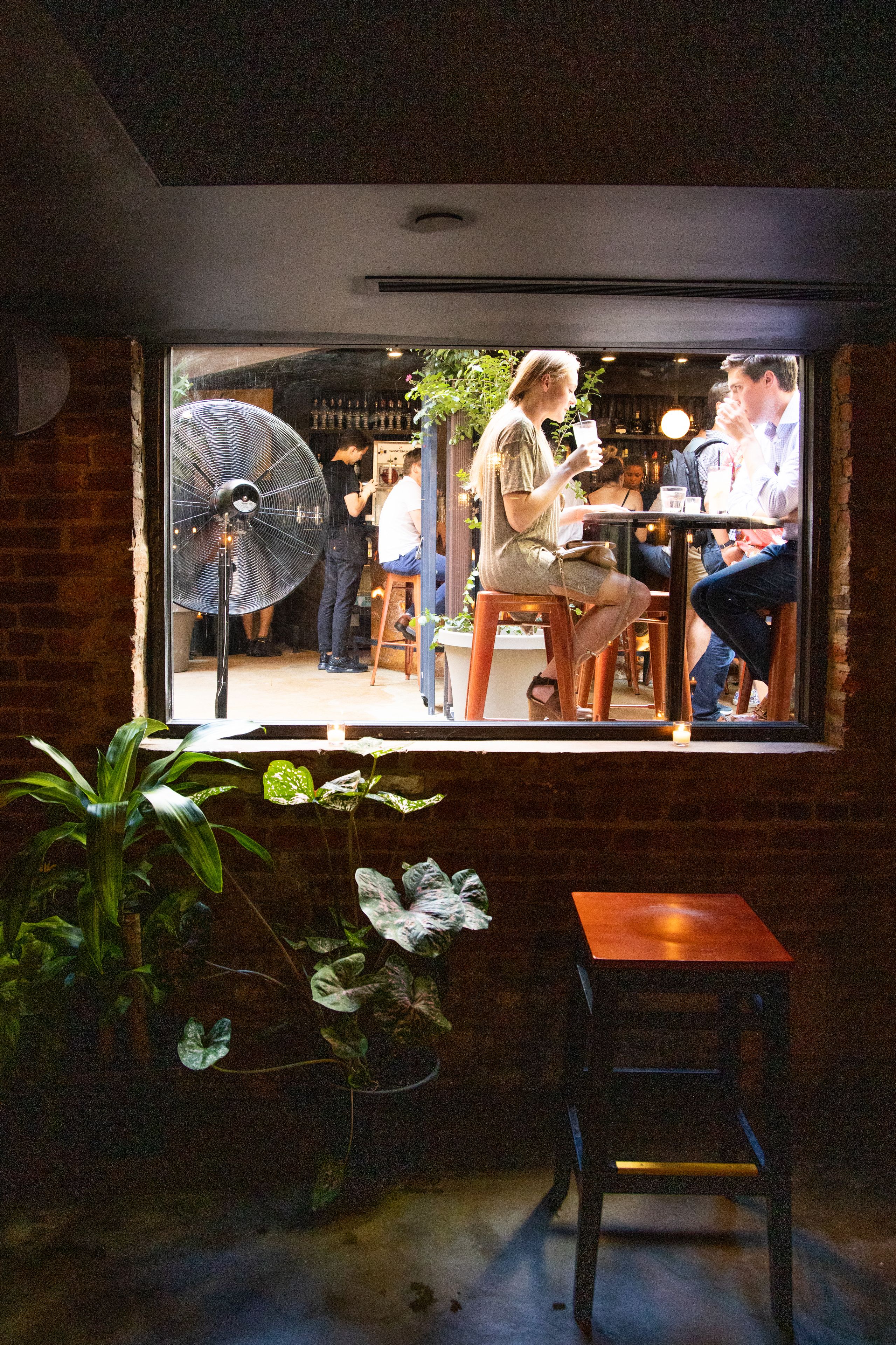 garden views, serves dinner and happy hour