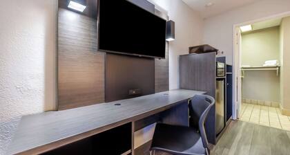 Motel 6 Portland, OR - Southeast