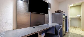 Motel 6 Portland, OR - Southeast