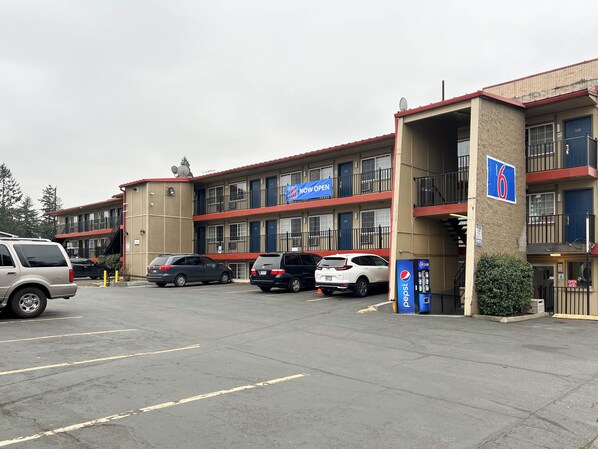 Front of property - Motel 6 Portland, OR - Southeast (Portland)