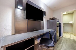 Standardzimmer, 2 Queen-Betten, barrierefrei, Nichtraucher | Bügeleisen/Bügelbrett, kostenloses WLAN, Bettwäsche