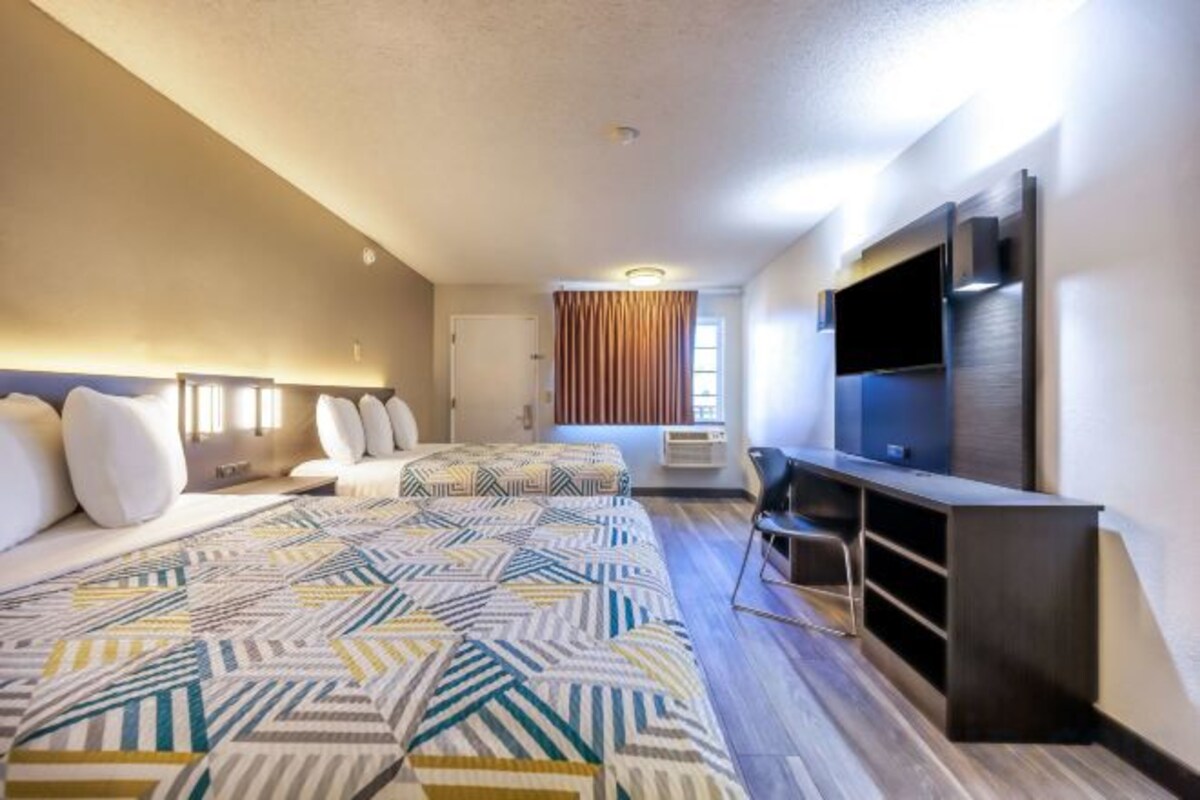 2 Queen Beds | Non-Smoking, Micfridge