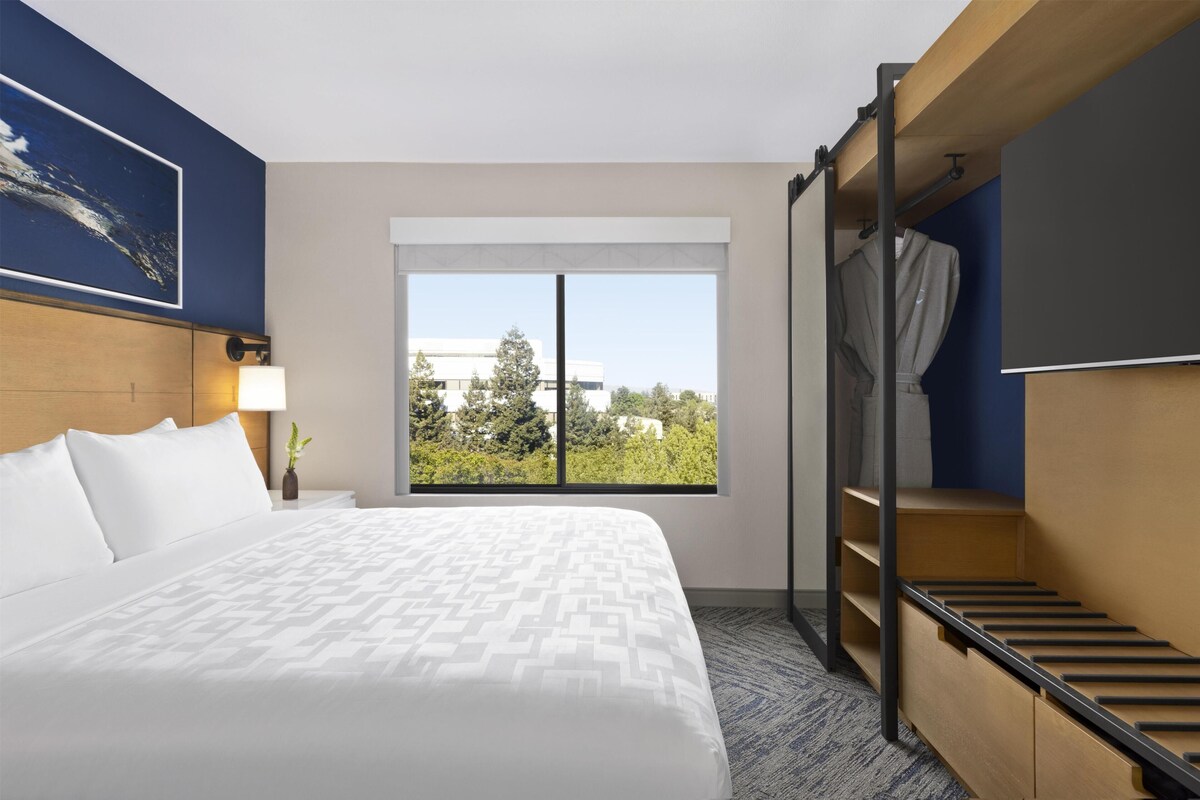 1 bedroom, hypo-allergenic bedding, in-room safe, desk