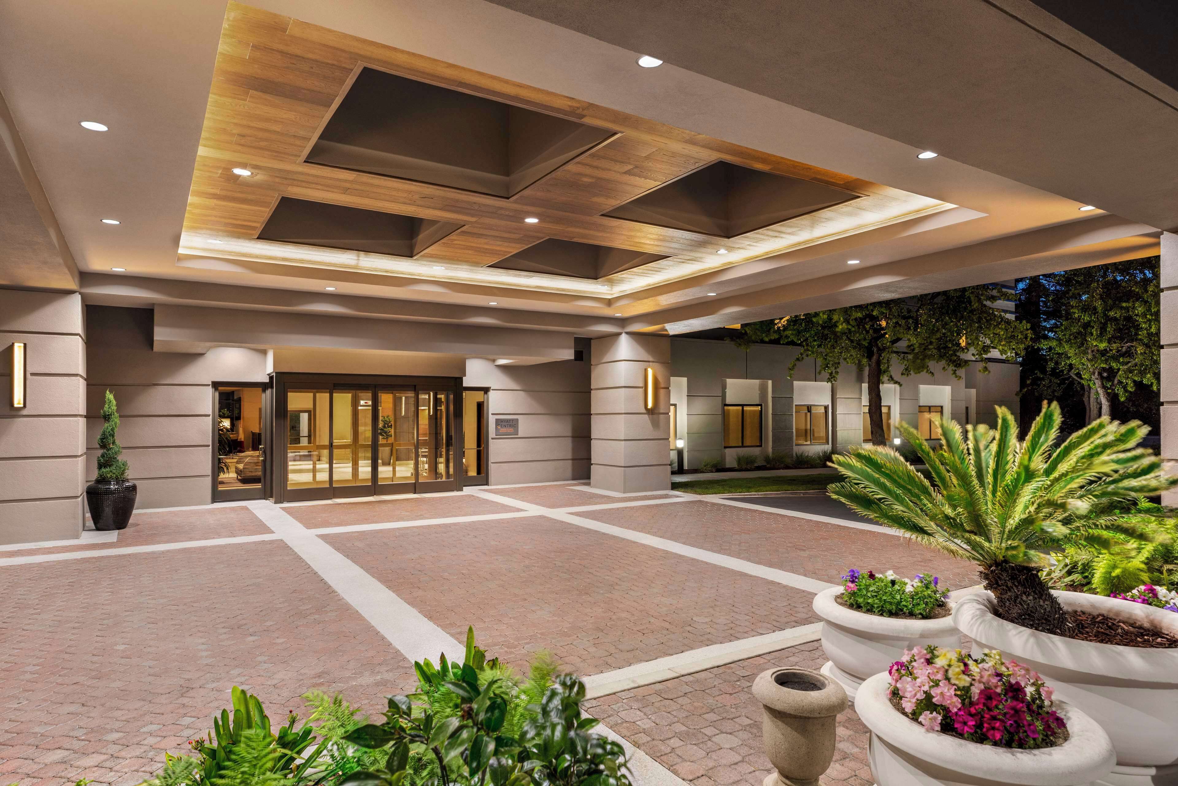 บริเวณภายนอก