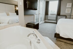 Egyptian cotton sheets, premium bedding, pillow-top beds, in-room safe - Crowne Plaza Fredericton-Lord Beaverbrook by IHG (Fredericton)