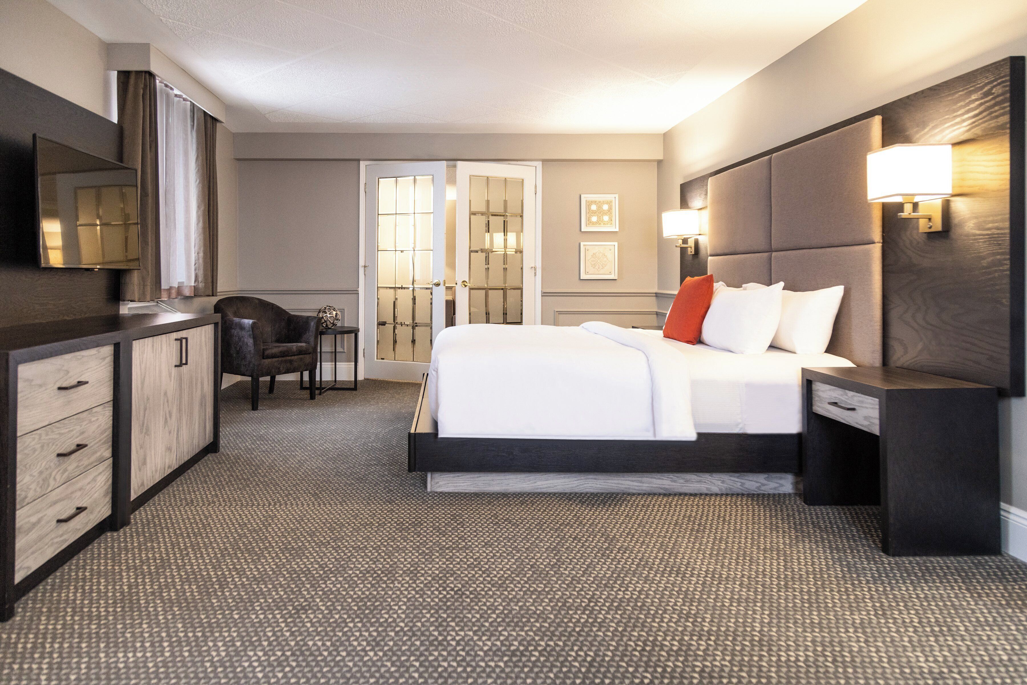 1 bedroom, egyptian cotton sheets, premium bedding, pillow-top beds