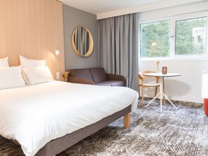 1 bedroom, memory foam beds, in-room safe, desk