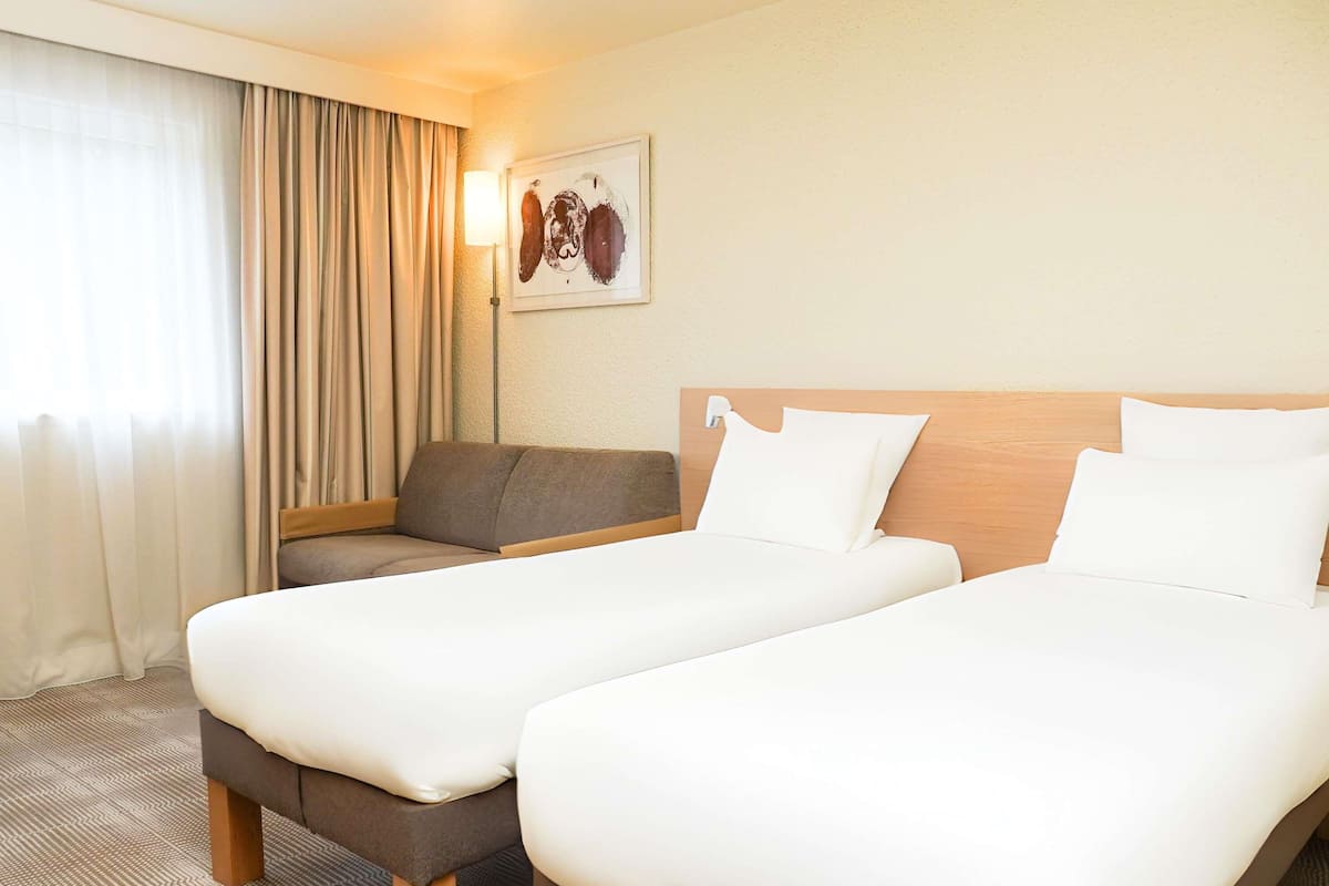 Rom – classic, flere senger | 1 soverom, memory foam-senger, safe på rommet og skrivebord