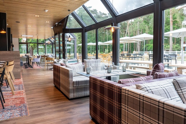 Lunch and dinner served, pool views