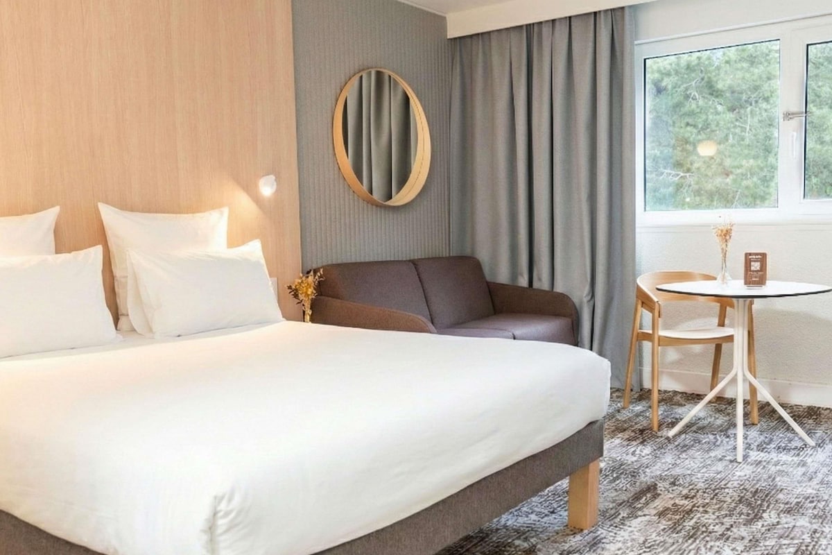 Superior Room, 1 Double Bed with Sofa bed | 1 bedroom, memory foam beds, in-room safe, desk