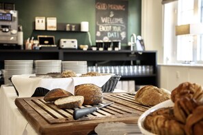Daily continental breakfast (DKK 125 per person)