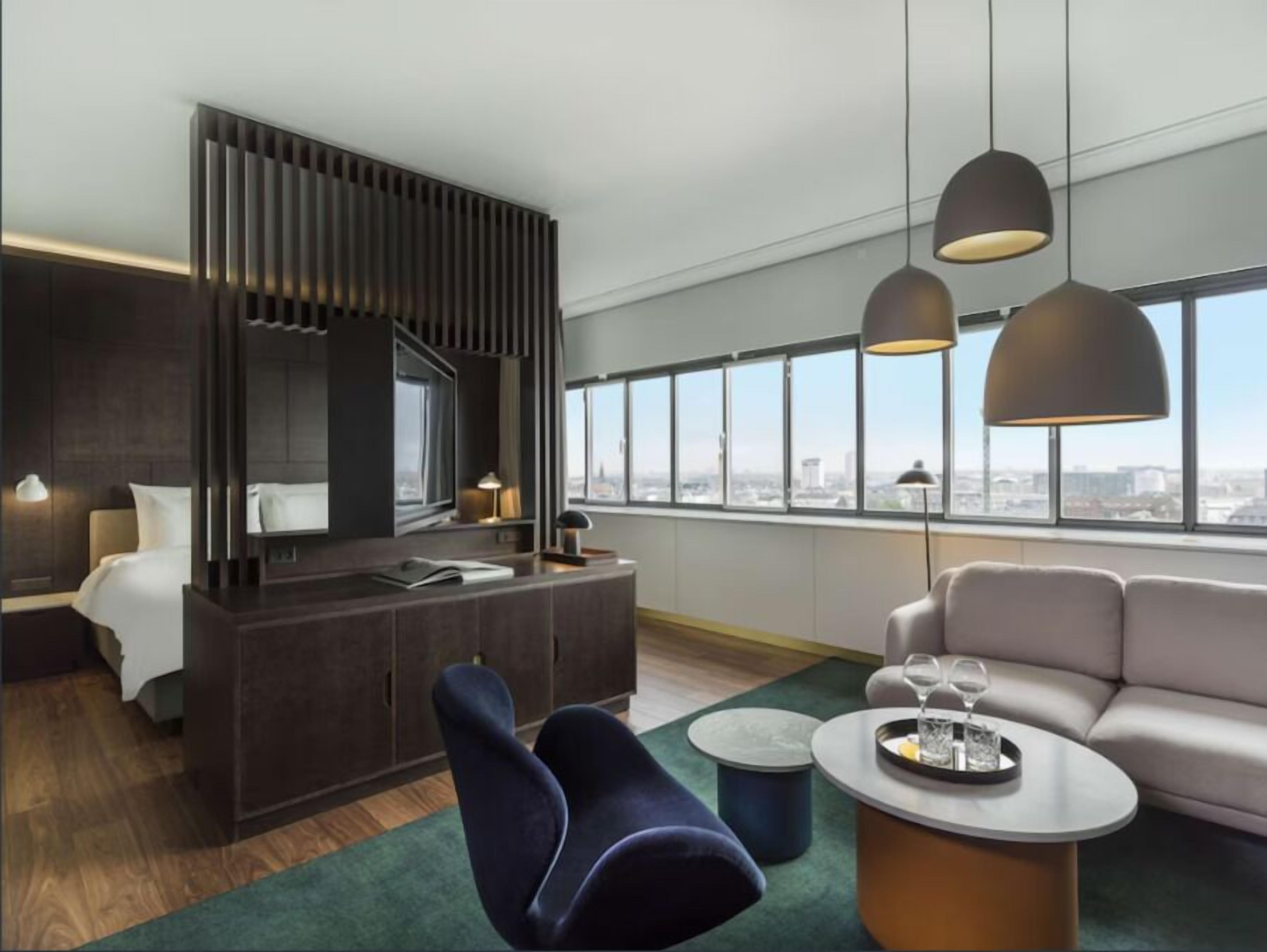 Suite (Feature) | Park view