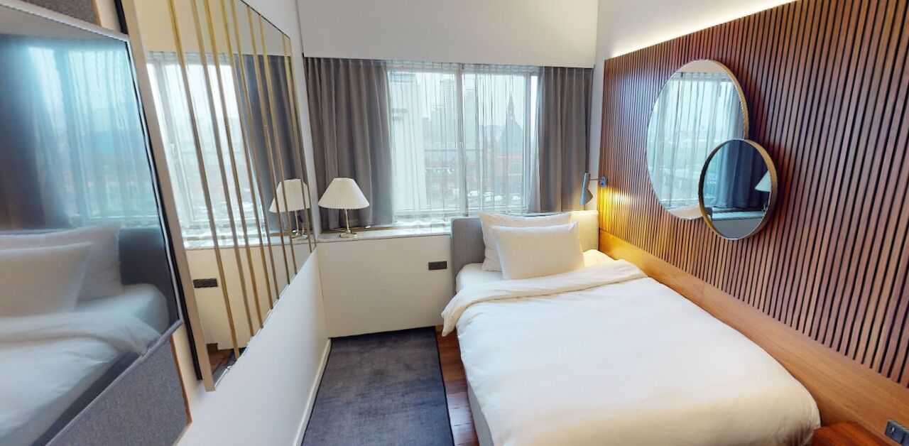 Room (Individual) | Hypo-allergenic bedding, minibar, in-room safe, blackout drapes