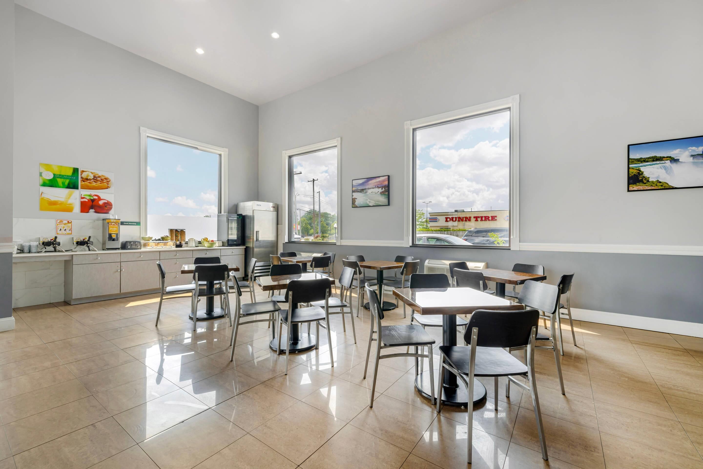 Sudah termasuk sarapan prasmanan setiap hari