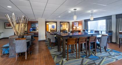Holiday Inn Express Forsyth by IHG