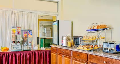 Days Inn by Wyndham Alexandria South