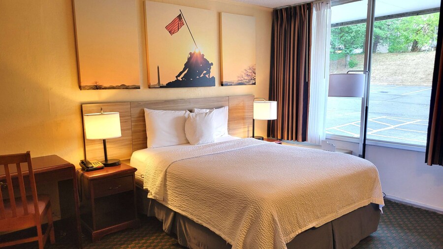 Days Inn by Wyndham Alexandria South